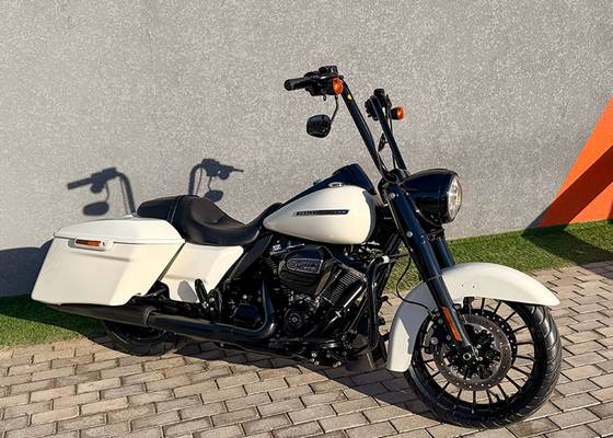 HARLEY-DAVIDSON ROAD KING SPECIAL 